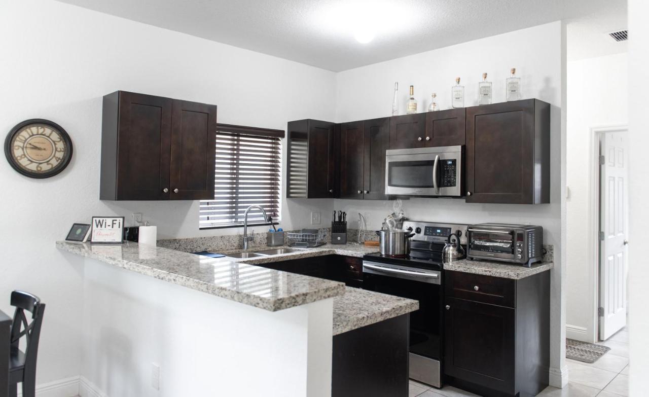 فيلا New House On The Block Near Miami Airport. المظهر الخارجي الصورة